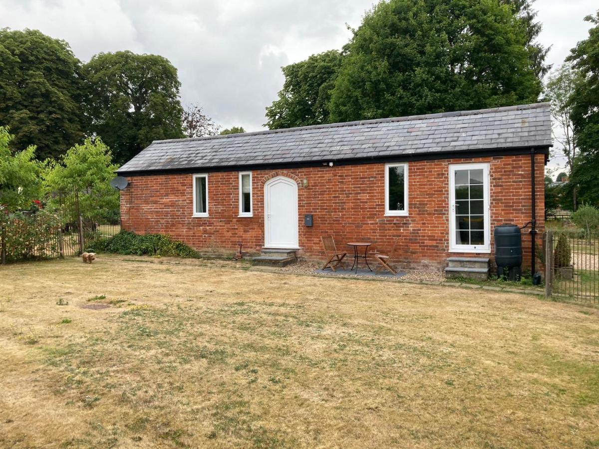 Hunters Moon B&B Tidworth Exterior photo